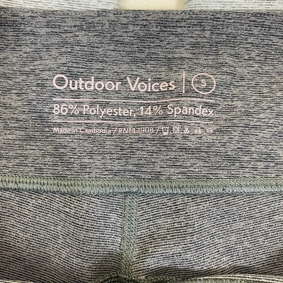 𝅺outdoor Voices Sz Small 7/8 Tri-Tone Warmup Leggings~ Graphite/Ash/Dove - Picture 2 of 6